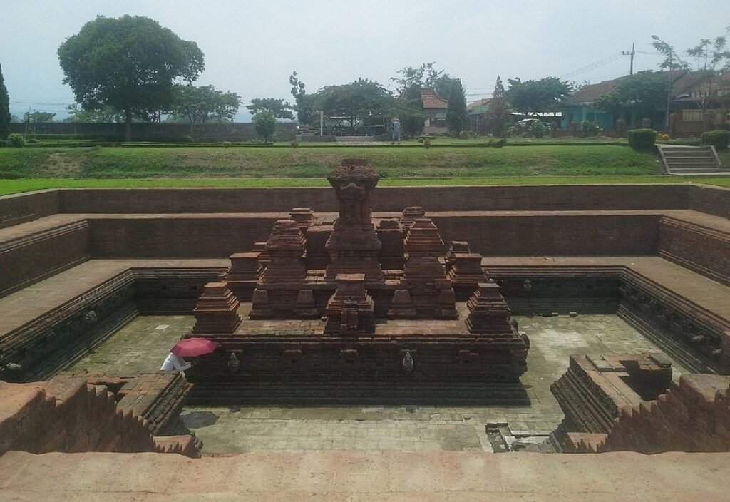 History Comes Alive: Trowulan Tour from Surabaya Port