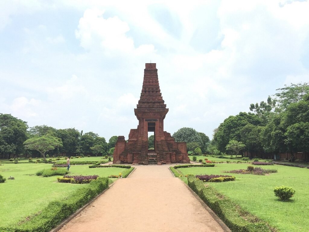 A Fascinating Day Trip: Trowulan Tour from Surabaya Port