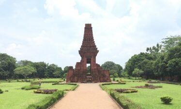 A Fascinating Day Trip: Trowulan Tour from Surabaya Port