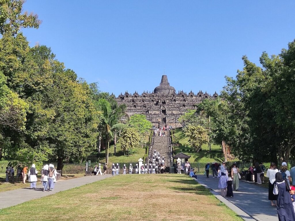 The Best of Indonesia: Semarang Port's Borobudur Shore Tour