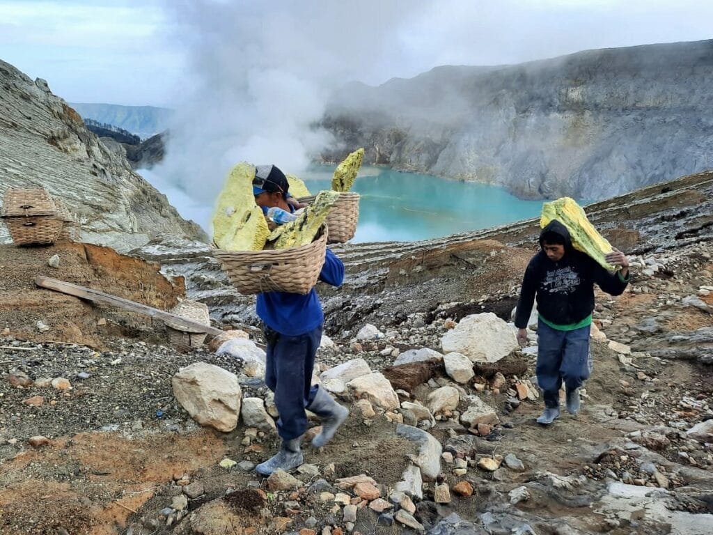 Mount Ijen Sunrise Tour: Overnight From Bali