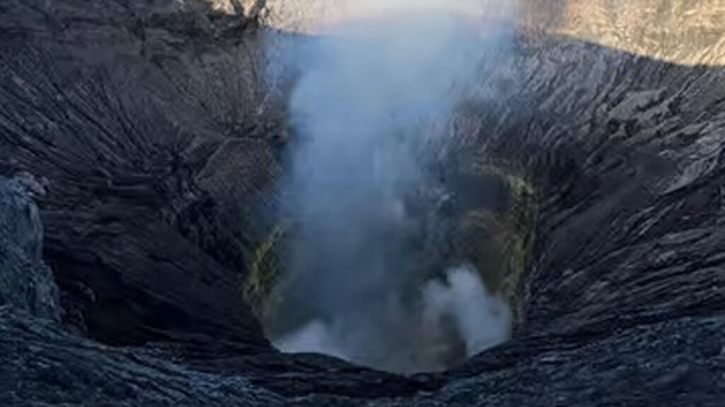 Discover East Java's Gems: Bromo-Ijen-Tumpak Sewu Tour in 3 Days