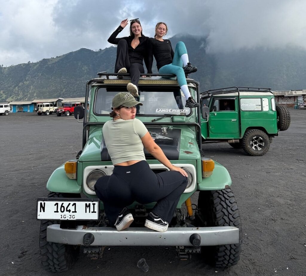 Discover the Best of East Java Bromo-Ijen-Tumpak Sewu Tour 3 Days from Malang or Surabaya