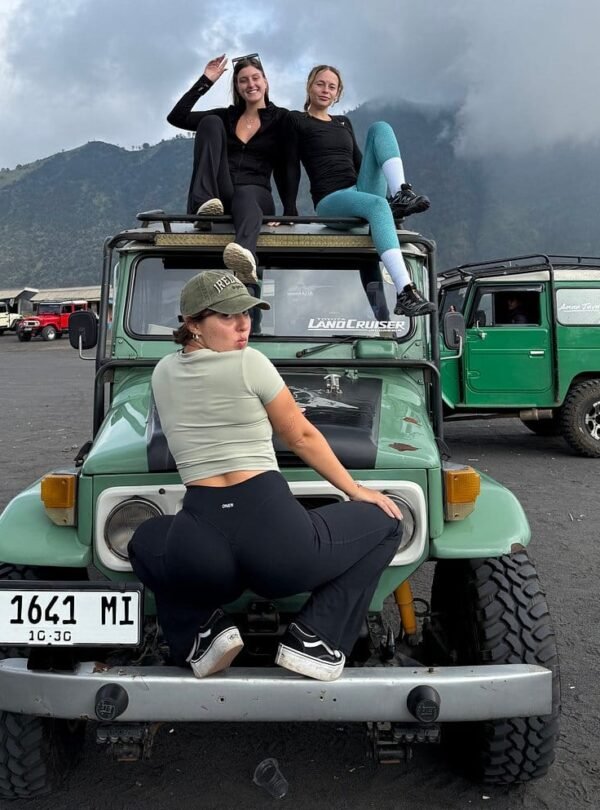 Discover the Best of East Java Bromo-Ijen-Tumpak Sewu Tour 3 Days from Malang or Surabaya
