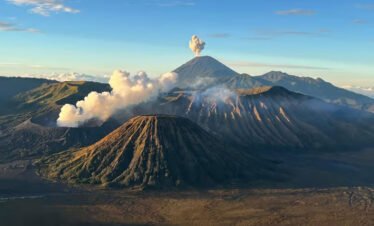Witness the Spectacular Landscapes of East Java: 3-Day Bromo-Ijen-Tumpak Sewu Tour