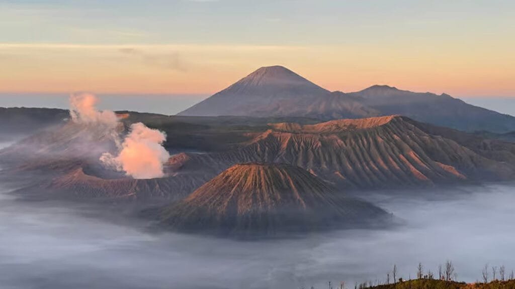 An Extraordinary Journey: Chasing the Sunrise on a Midnight Tour to Mount Bromo