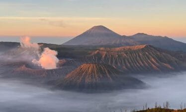 An Extraordinary Journey: Chasing the Sunrise on a Midnight Tour to Mount Bromo