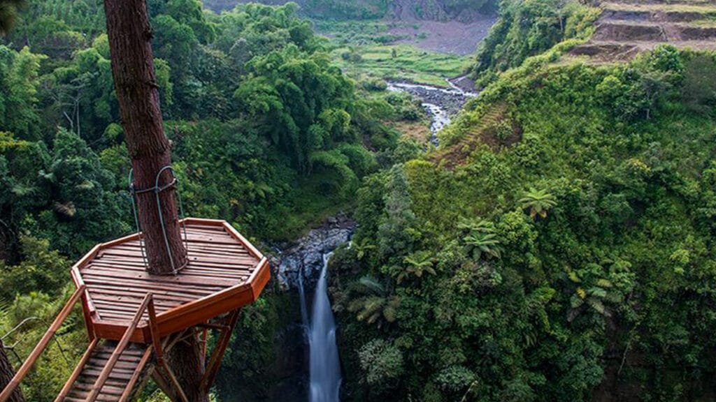 Off-Roading to Paradise: Exploring Kedung Kayang Waterfall by Jeep