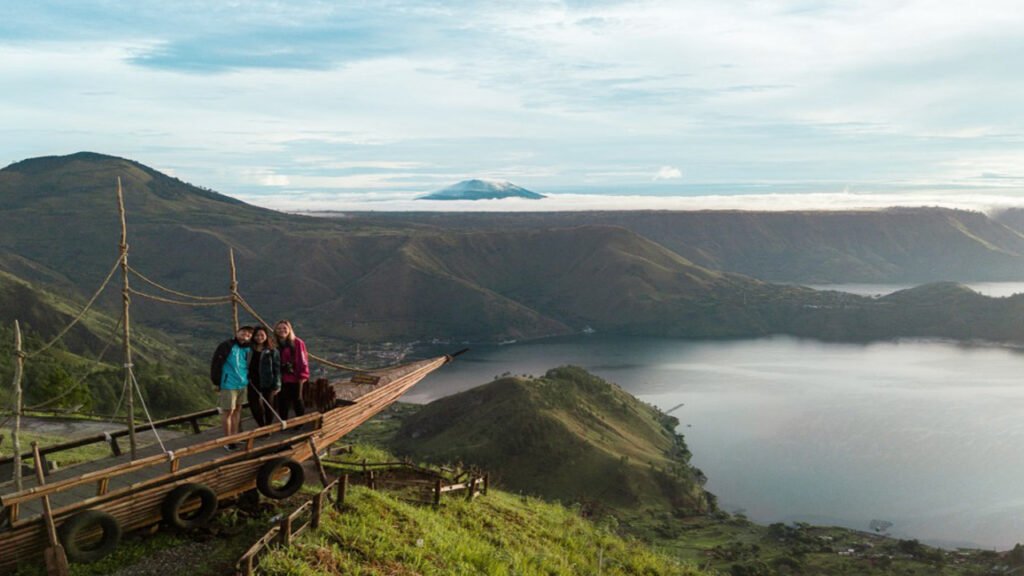 A Taste of Traditional Indonesia: Cultural Highlights on a Lake Toba Day Trip from Medan