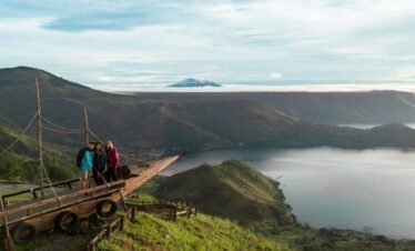 A Taste of Traditional Indonesia: Cultural Highlights on a Lake Toba Day Trip from Medan
