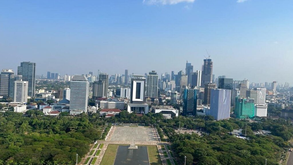 Discover Jakarta's Historic and Modern Sides on a Cruise Ship Port Tour