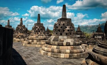 Discovering Indonesia's Ancient Wonders: Borobudur Tour from Semarang Port