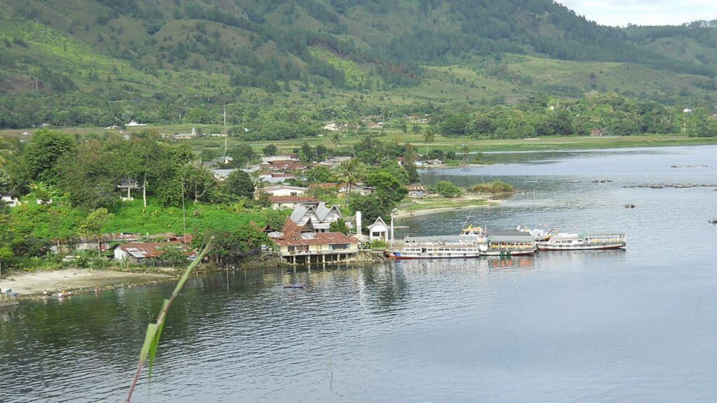 Experience Nature's Grandeur: A Day Trip to Lake Toba from Medan