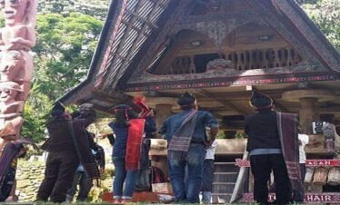 Uncovering the Mysteries of Lake Toba: A Medan Day Trip to Remember