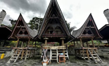 From City to Paradise: A Journey to Lake Toba on a Day Trip from Medan