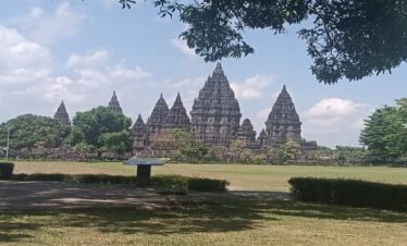 From Temples to Mountains: A Full-Day Yogyakarta Adventure
