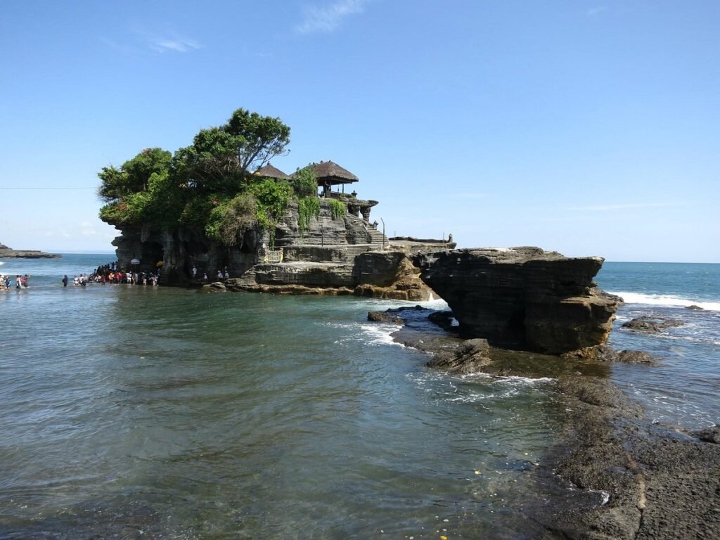 Bali's Top Highlights: A Memorable Full-Day Tour of Tanah Lot, Kintamani, and Uluwatu